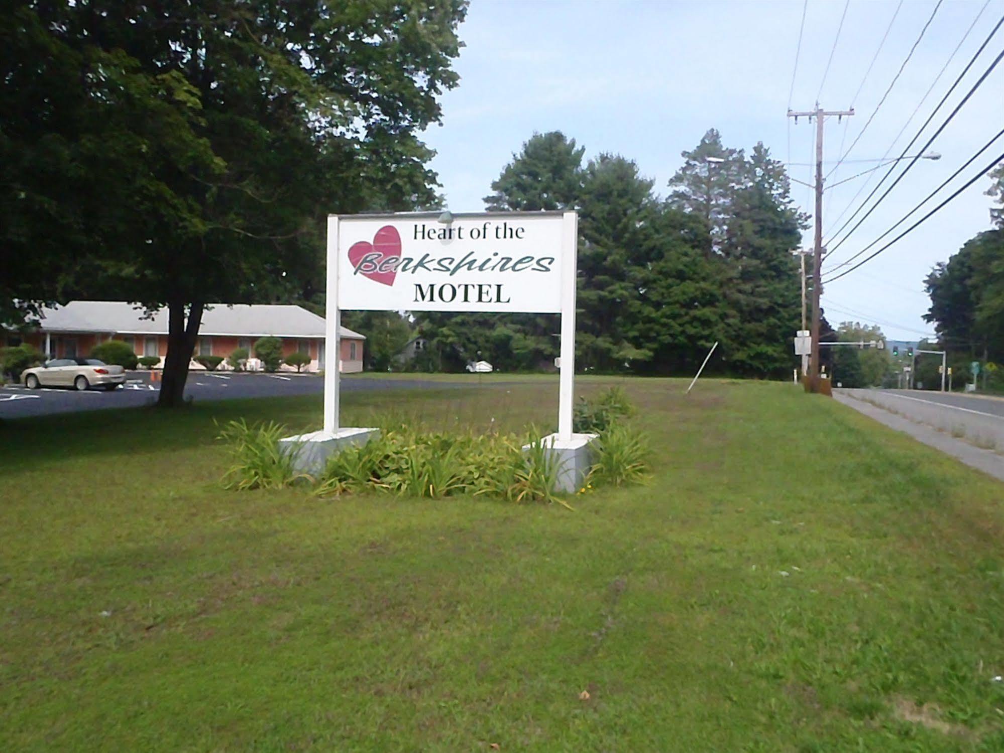 Heart Of The Berkshires Motel Pittsfield Eksteriør bilde