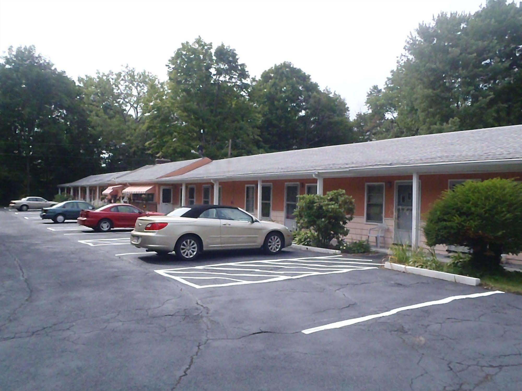 Heart Of The Berkshires Motel Pittsfield Eksteriør bilde